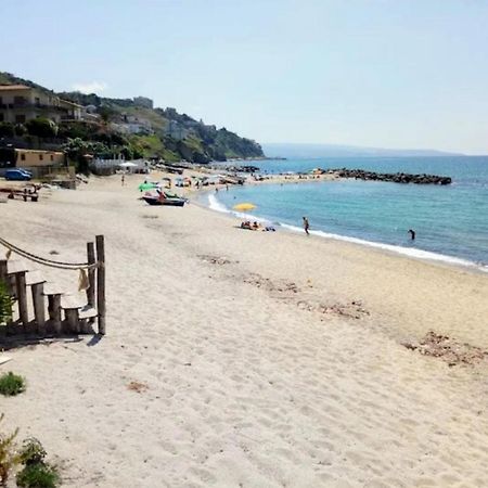 פיצו Casa Di Giorgio-Fronte Spiaggia מראה חיצוני תמונה